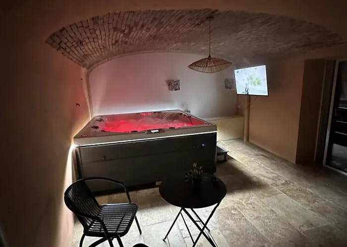 Alena Bourg-Saint-Andéol